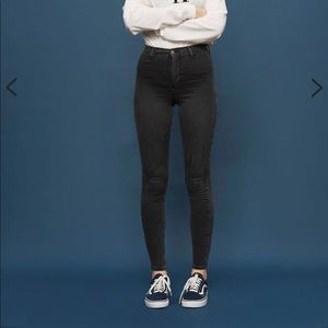 TOPSHOP: MOTO Washed Black Joni Jeans